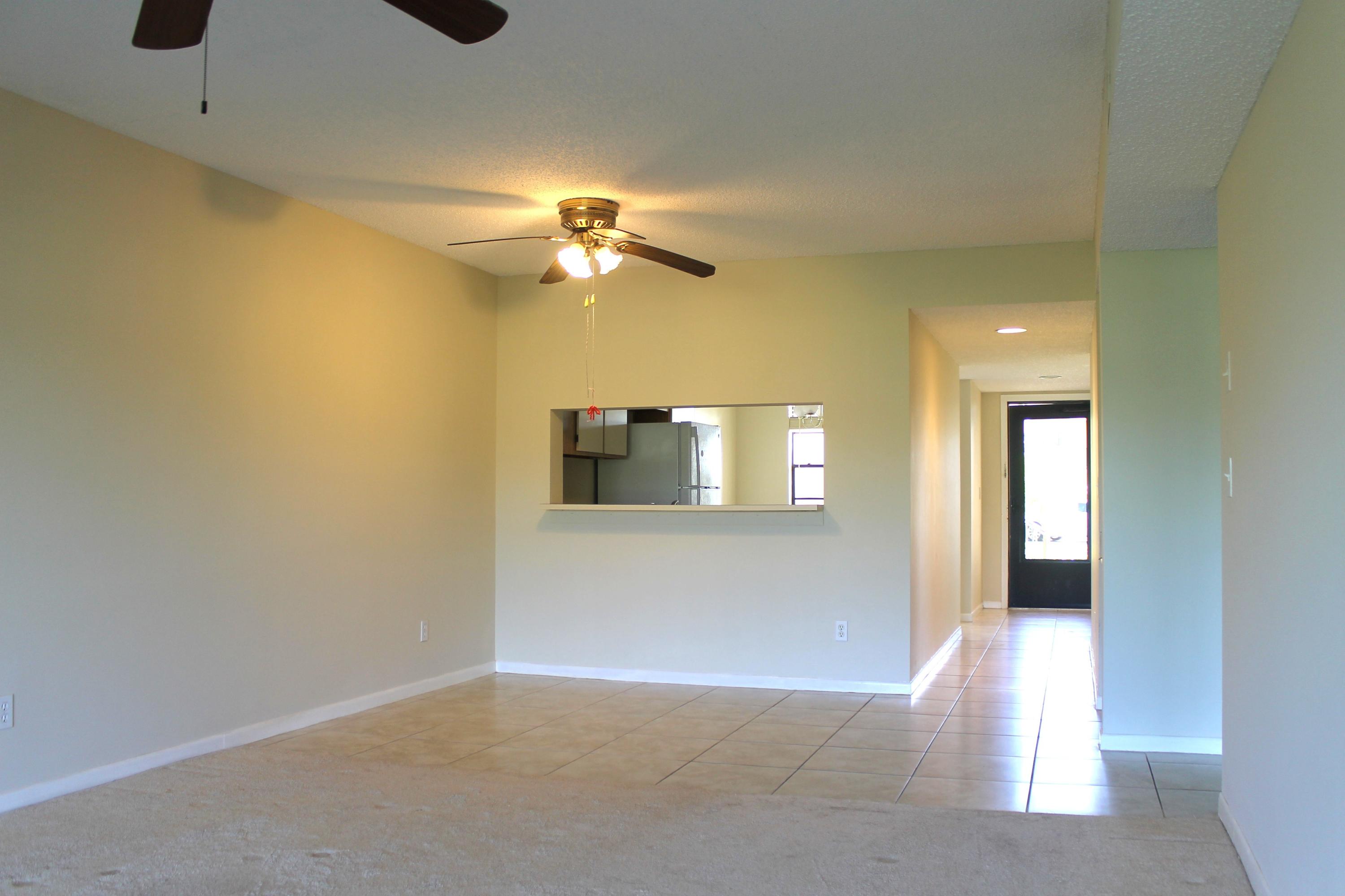 701 Pinecrest Circle, Unit E Jupiter, FL 33458 - Photo 6 of 28 IMG_9531