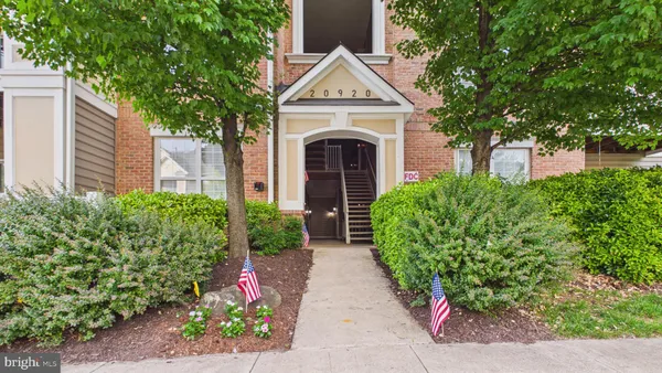 $375,000 | 20920 Cedarpost Square, Unit 300, Ashburn, VA 20147