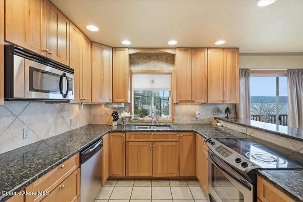 $1,495,000 | 2395 South Silver Beach Road, Coeur D'Alene, ID 83814