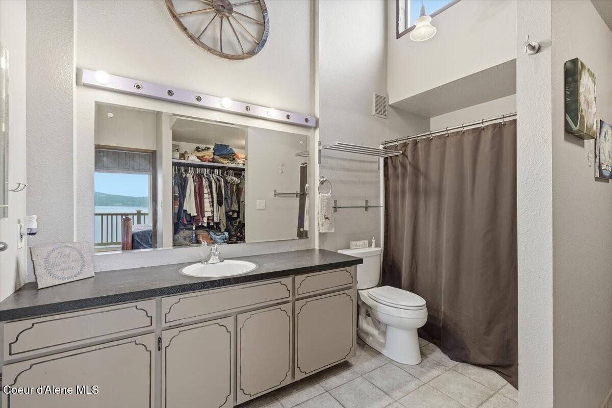 2395 South Silver Beach Road Coeur D'Alene, ID 83814 - Photo 28 of 47 Ensuite Bathroom
