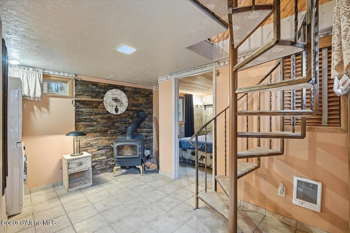 2395 South Silver Beach Road Coeur D'Alene, ID 83814 - Photo 37 of 47 Lower Level Guest House