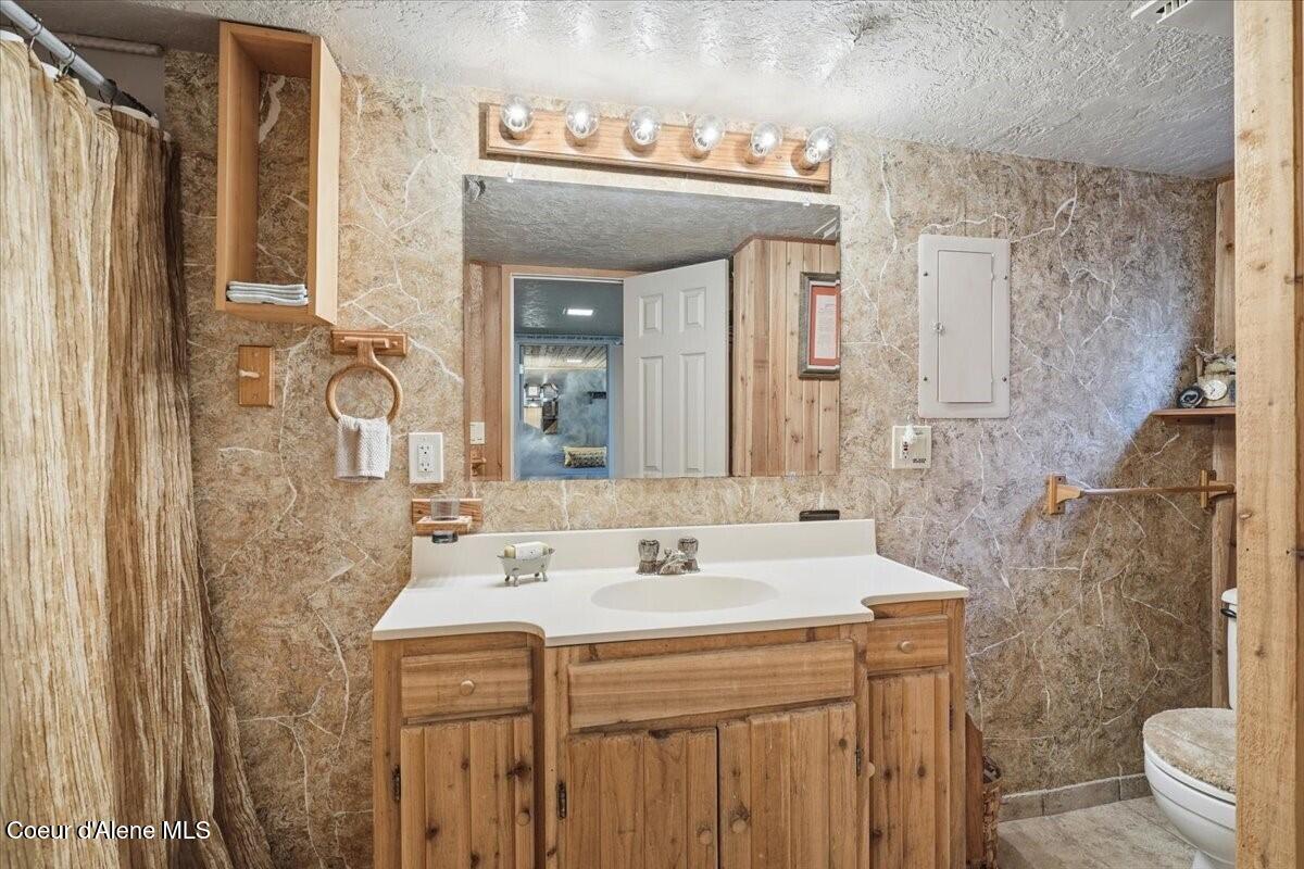 2395 South Silver Beach Road Coeur D'Alene, ID 83814 - Photo 41 of 47 Guest House Bathroom