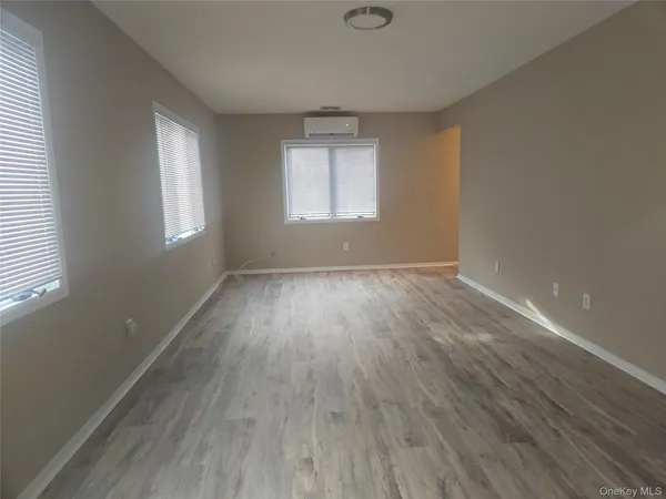 $2,300 | 19 Cardinal Lane, East Islip, NY 11730