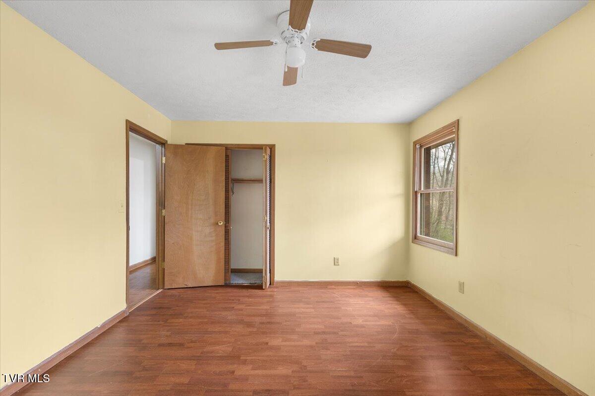 216 Fitzsimmons Hill Road Elizabethton, TN 37643 - Photo 23 of 39 22-128A9451