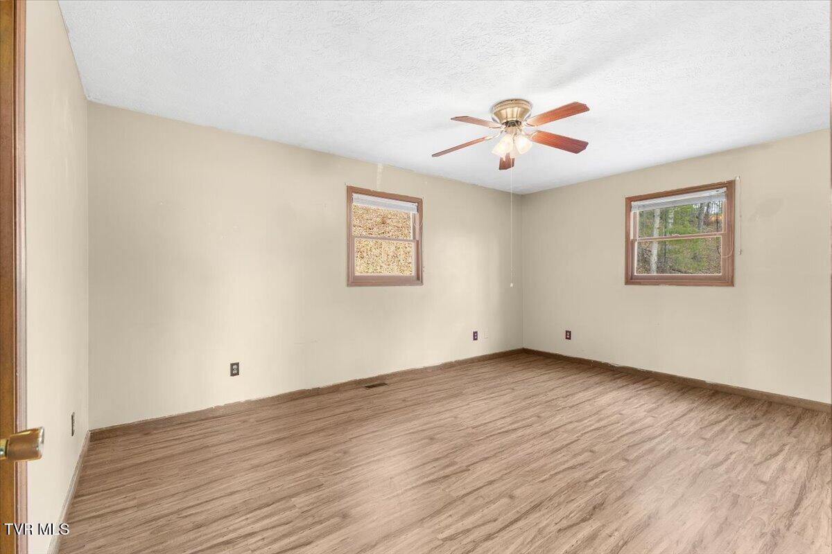 216 Fitzsimmons Hill Road Elizabethton, TN 37643 - Photo 24 of 39 23-128A9454