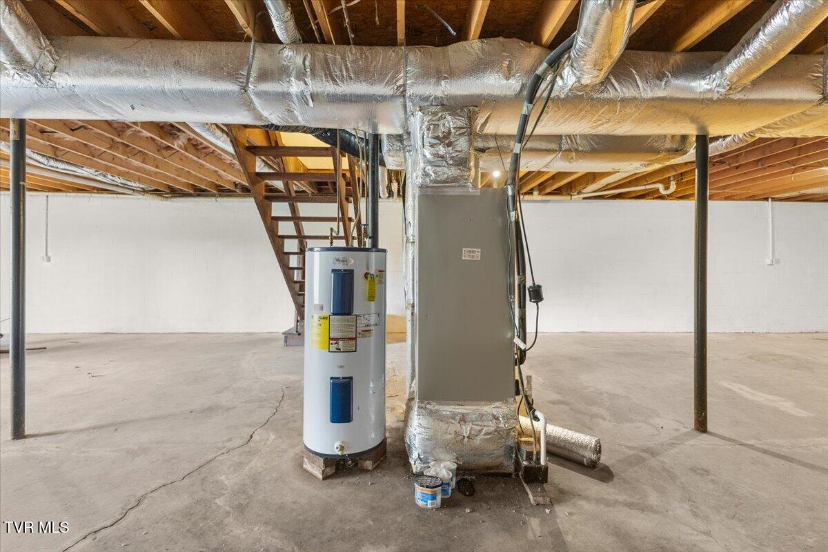 216 Fitzsimmons Hill Road Elizabethton, TN 37643 - Photo 33 of 39 32-128A9481