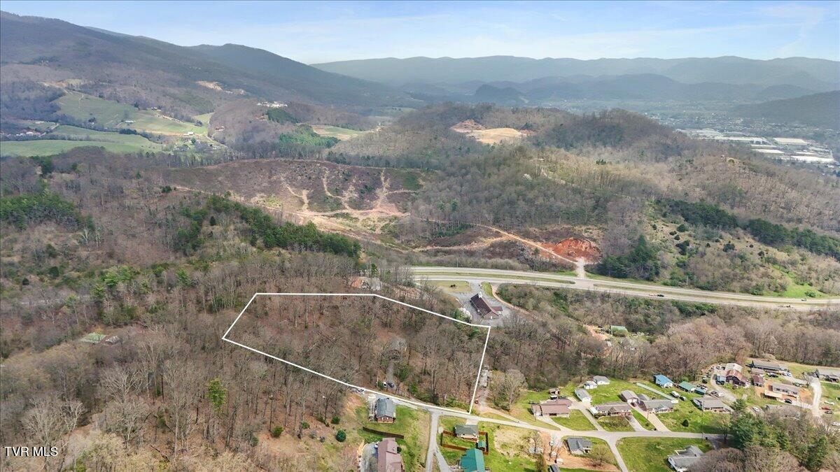216 Fitzsimmons Hill Road Elizabethton, TN 37643 - Photo 38 of 39 38-DJI_20260326142220_0449_D