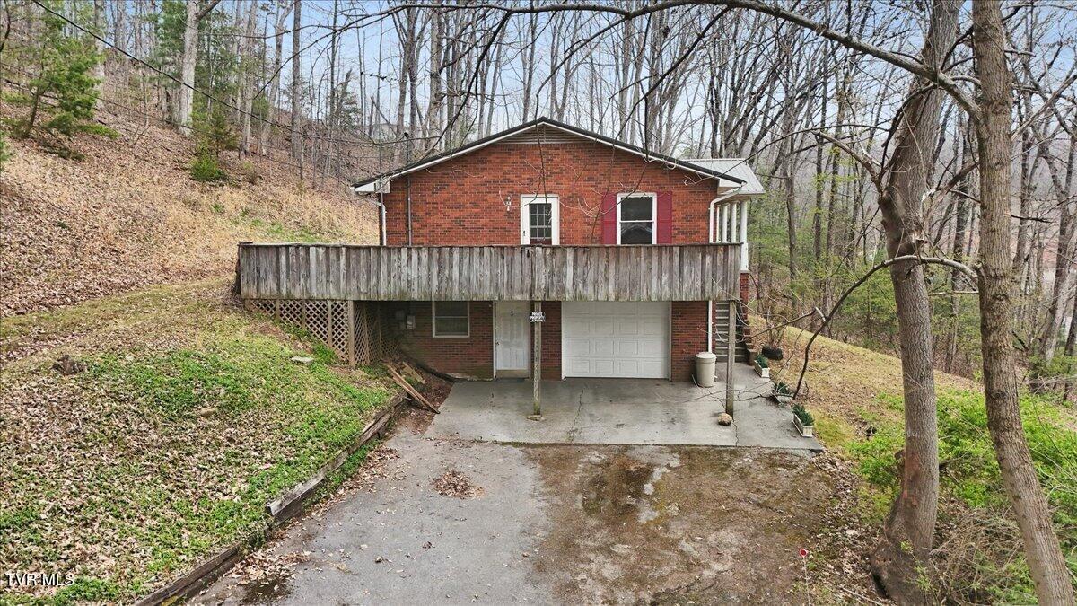 216 Fitzsimmons Hill Road Elizabethton, TN 37643 - Photo 6 of 39 05-DJI_20260326141600_0434_D