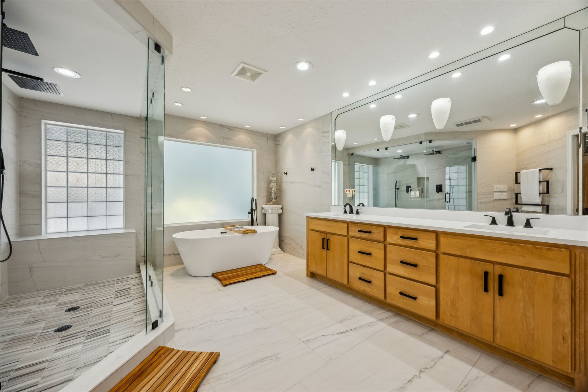 25 Beach Walker Road Fernandina Beach, FL 32034 - Photo 22 of 38 Primary Bathroom