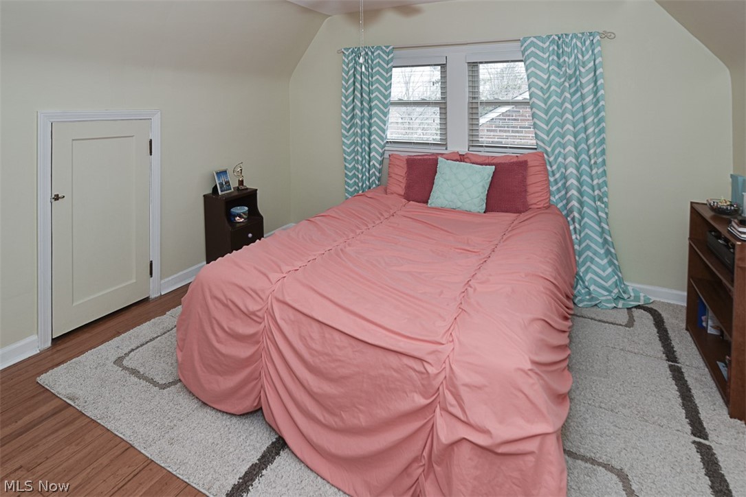 2436 Fenwick Road Cleveland, OH 44118 - Photo 16 of 28