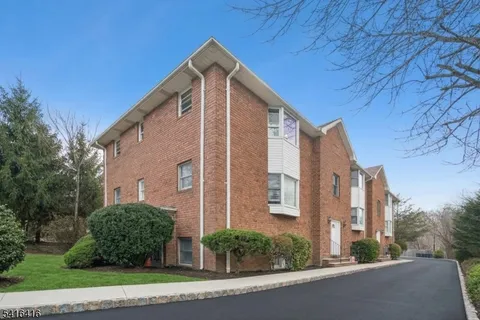 $2,600 | 382 Morris Avenue, Unit A2, Summit, NJ 07901