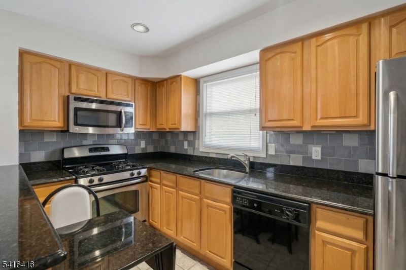 382 Morris Avenue, Unit A2 Summit, NJ 07901 - Photo 4 of 11