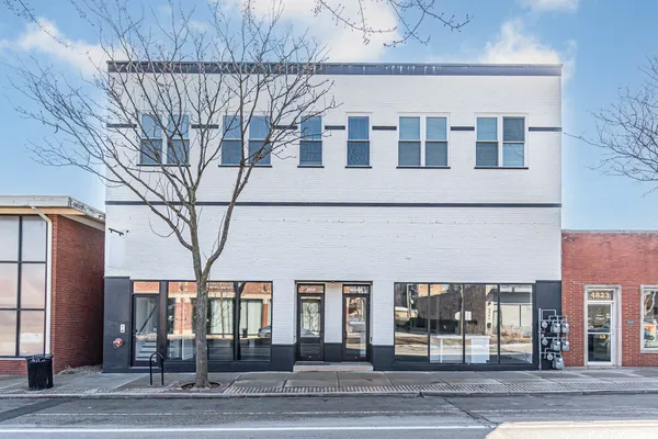 $3,900 | 4819 Main Street, Unit 203, Skokie, IL 60077