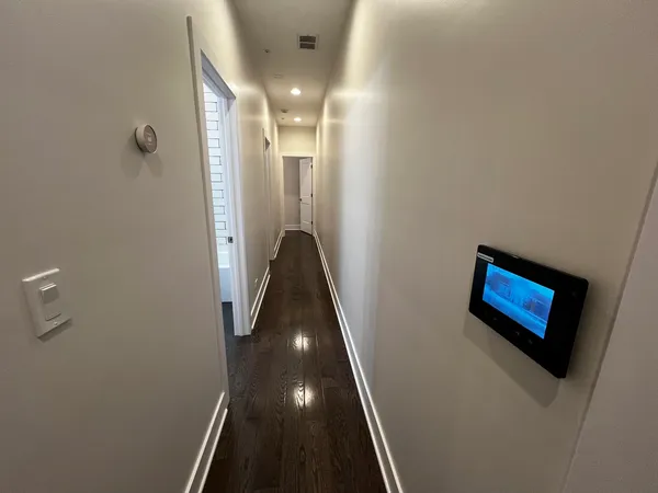 $3,900 | 4819 Main Street, Unit 203, Skokie, IL 60077