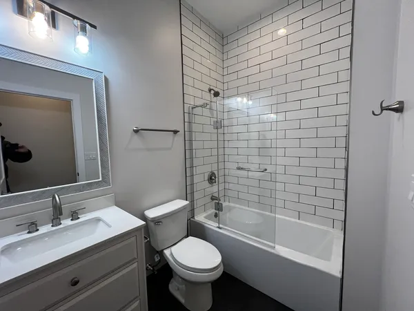 $3,900 | 4819 Main Street, Unit 203, Skokie, IL 60077