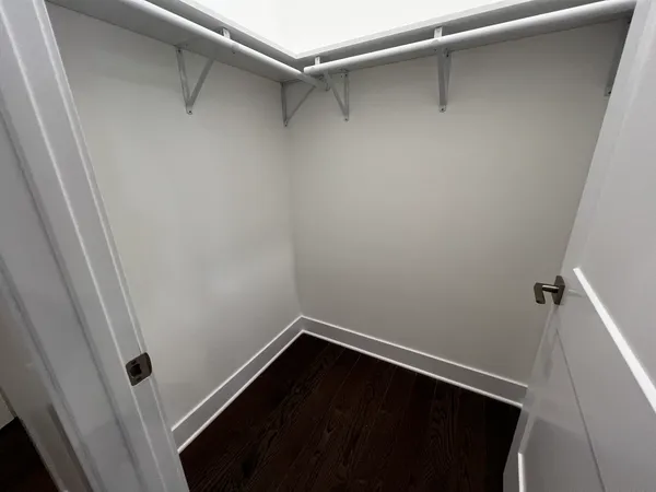 $3,900 | 4819 Main Street, Unit 203, Skokie, IL 60077