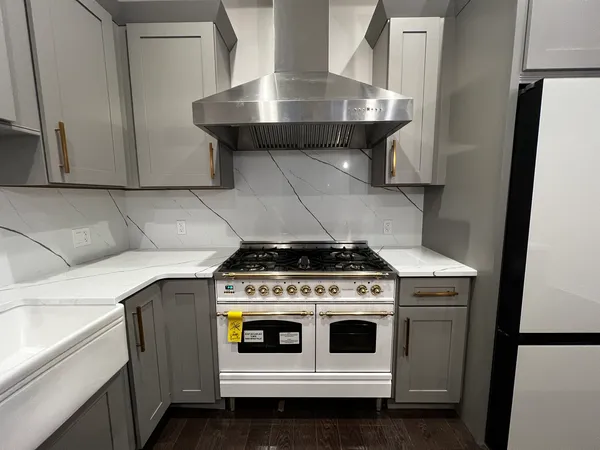 $3,900 | 4819 Main Street, Unit 203, Skokie, IL 60077