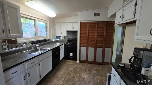 $139,000 | 1030 Robinwood Drive, Florissant, MO 63033