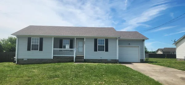 $1,400 | 823 Stableford Lane, Oak Grove, KY 42262