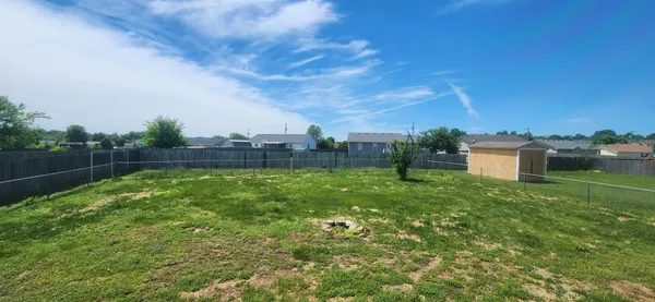 $1,400 | 823 Stableford Lane, Oak Grove, KY 42262