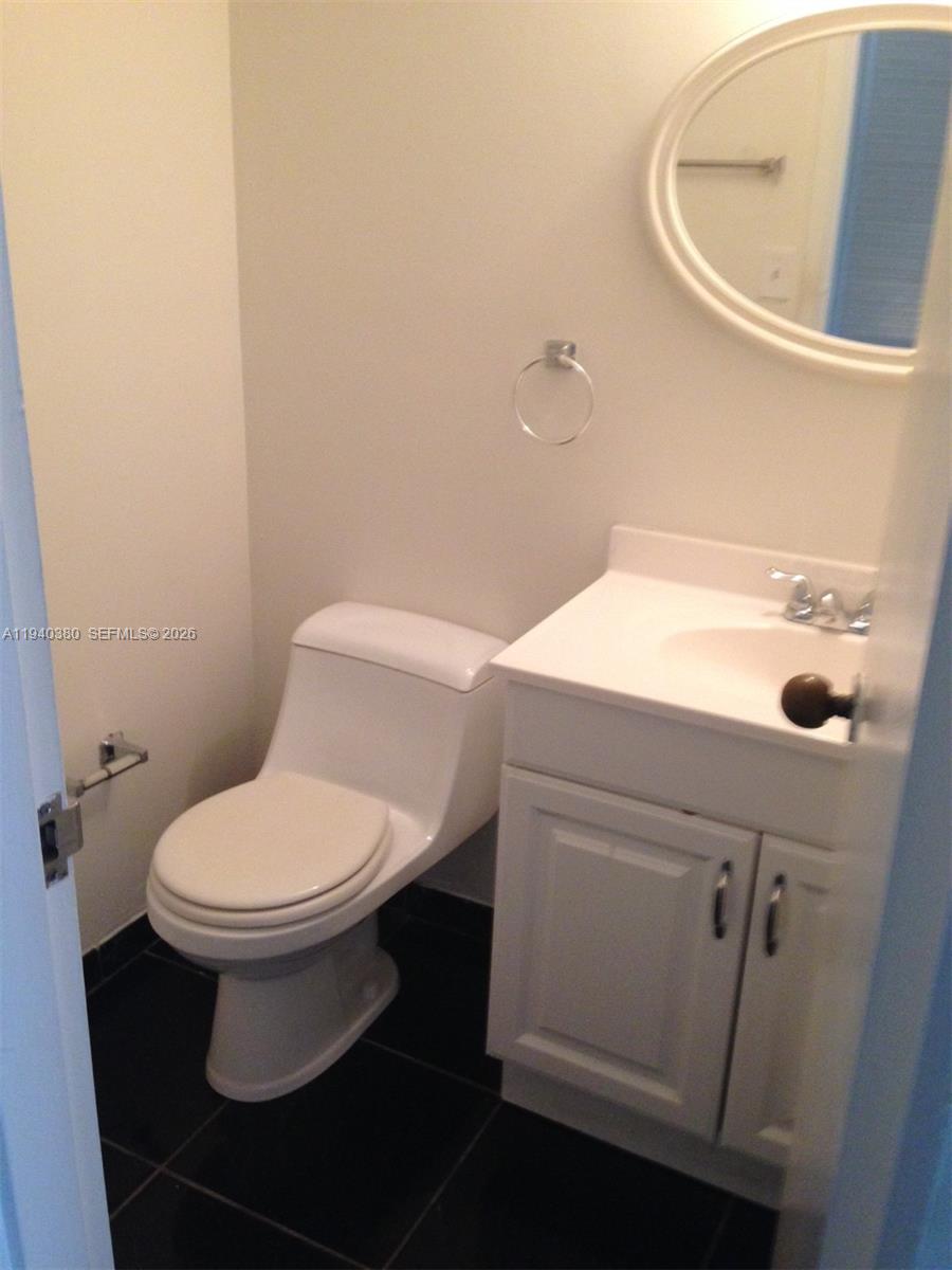 16919 North Bay Road, Unit 514 Sunny Isles Beach, FL 33160 - Photo 2 of 13