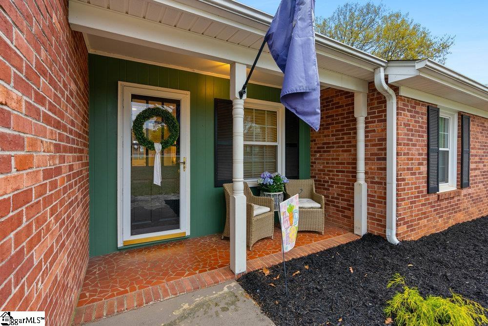 210 Montclair Road Greer, SC 29651 - Photo 3 of 35