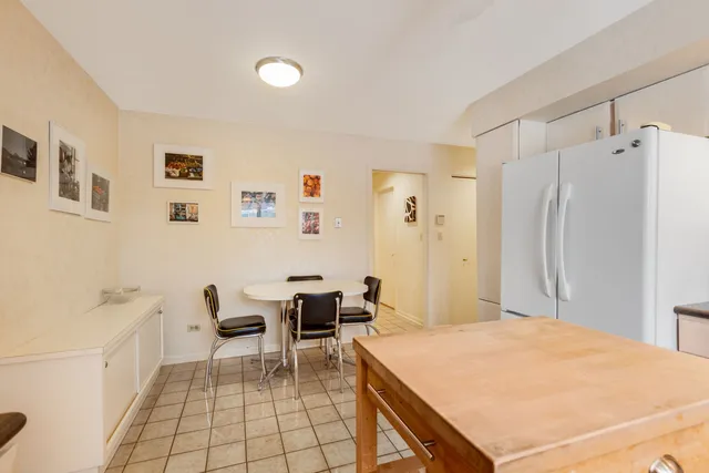 $639,900 | 232 Arrowwood Drive, Northbrook, IL 60062