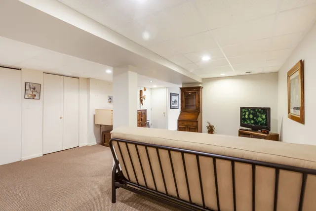 $639,900 | 232 Arrowwood Drive, Northbrook, IL 60062