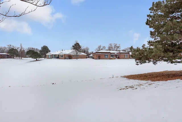 $639,900 | 232 Arrowwood Drive, Northbrook, IL 60062