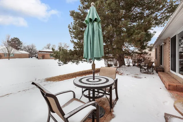 $639,900 | 232 Arrowwood Drive, Northbrook, IL 60062
