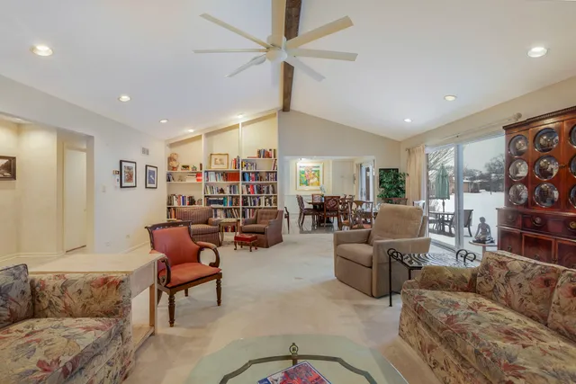 $639,900 | 232 Arrowwood Drive, Northbrook, IL 60062