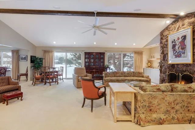 $639,900 | 232 Arrowwood Drive, Northbrook, IL 60062