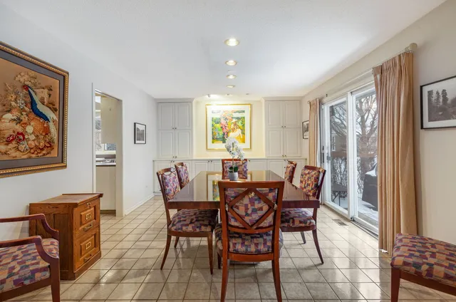 $639,900 | 232 Arrowwood Drive, Northbrook, IL 60062