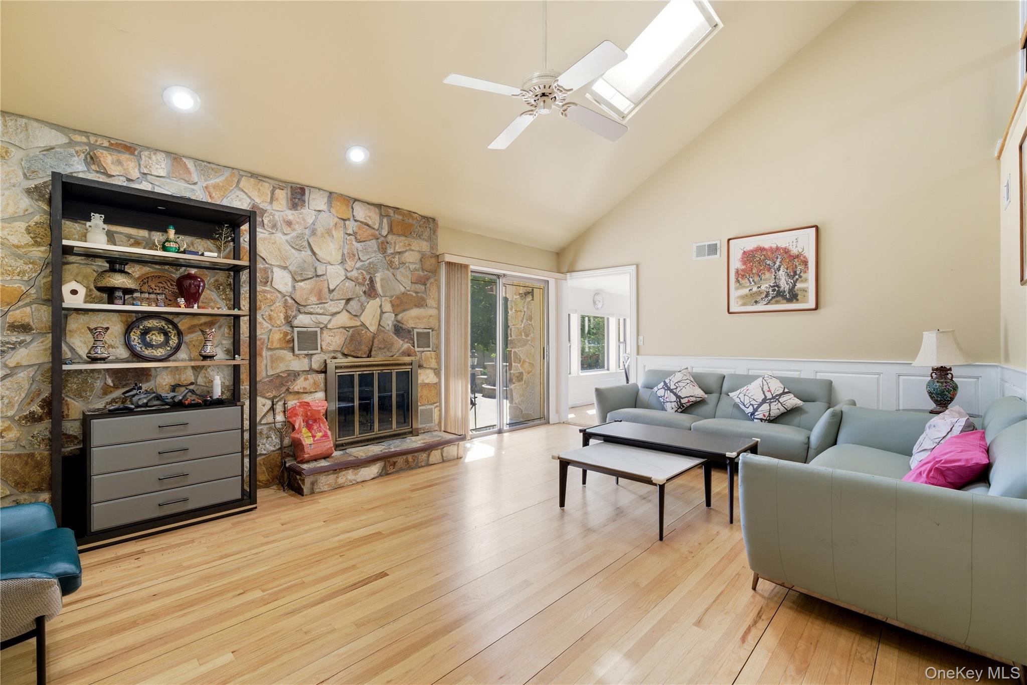 199 Cold Spring Road Syosset, NY 11791 - Photo 18 of 48