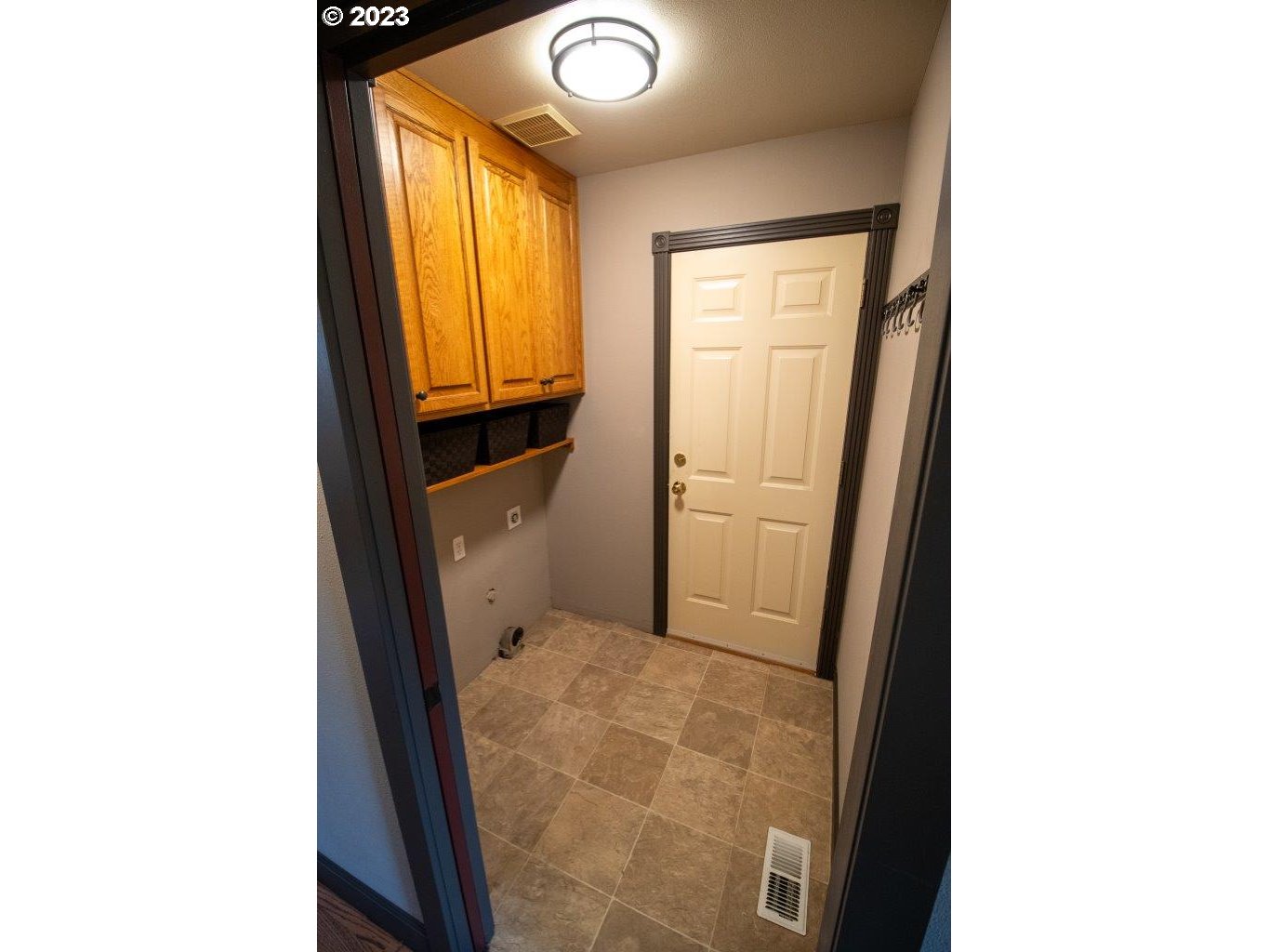 3434 Merryvale Road Eugene, OR 97404 - Photo 11 of 48 Gallery Image 11