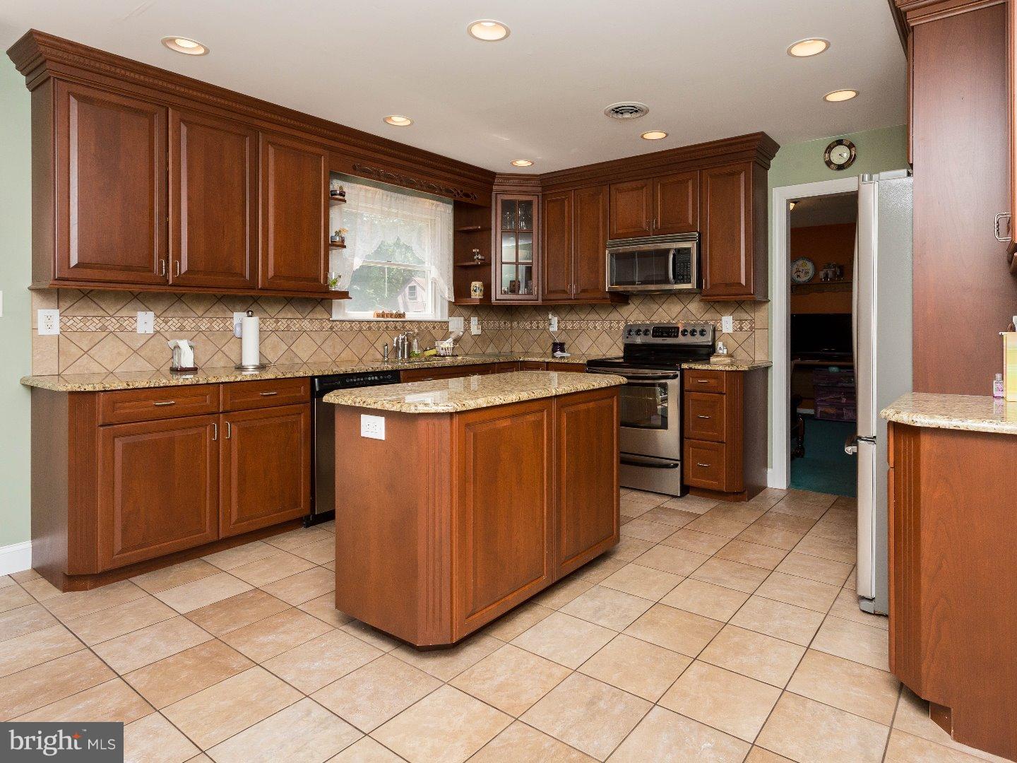 505 Haines Mill Road Delran, NJ 08075 - Photo 2 of 25