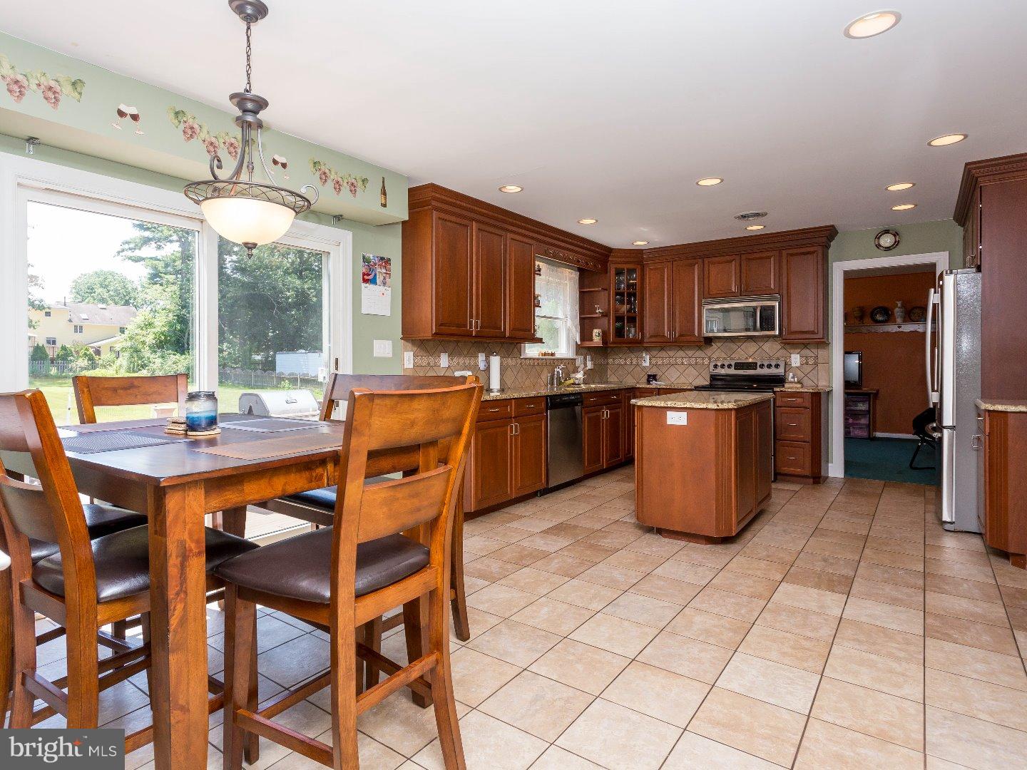 505 Haines Mill Road Delran, NJ 08075 - Photo 6 of 25