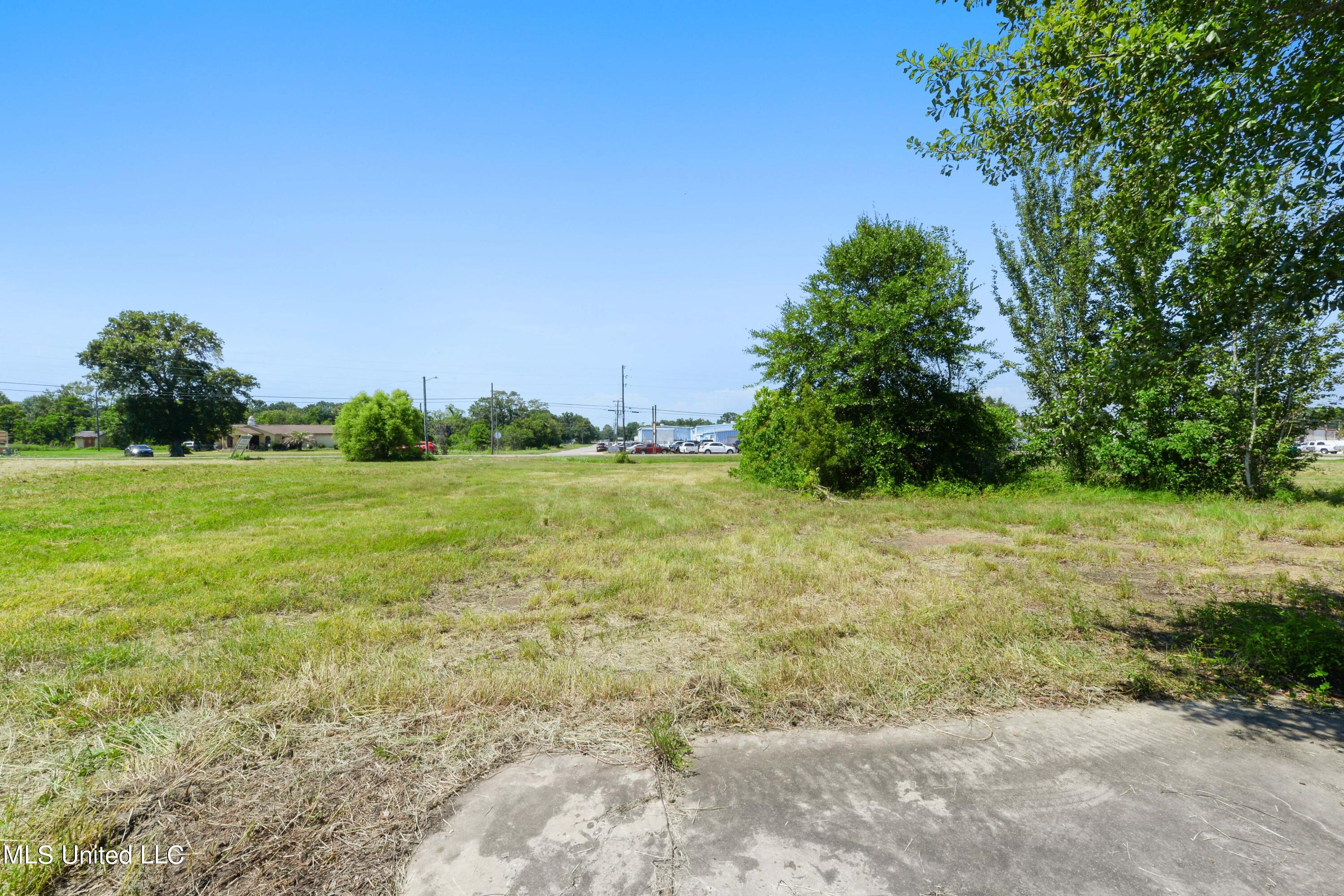 2001 28th Street Gulfport, MS 39501 - Photo 5 of 7 005