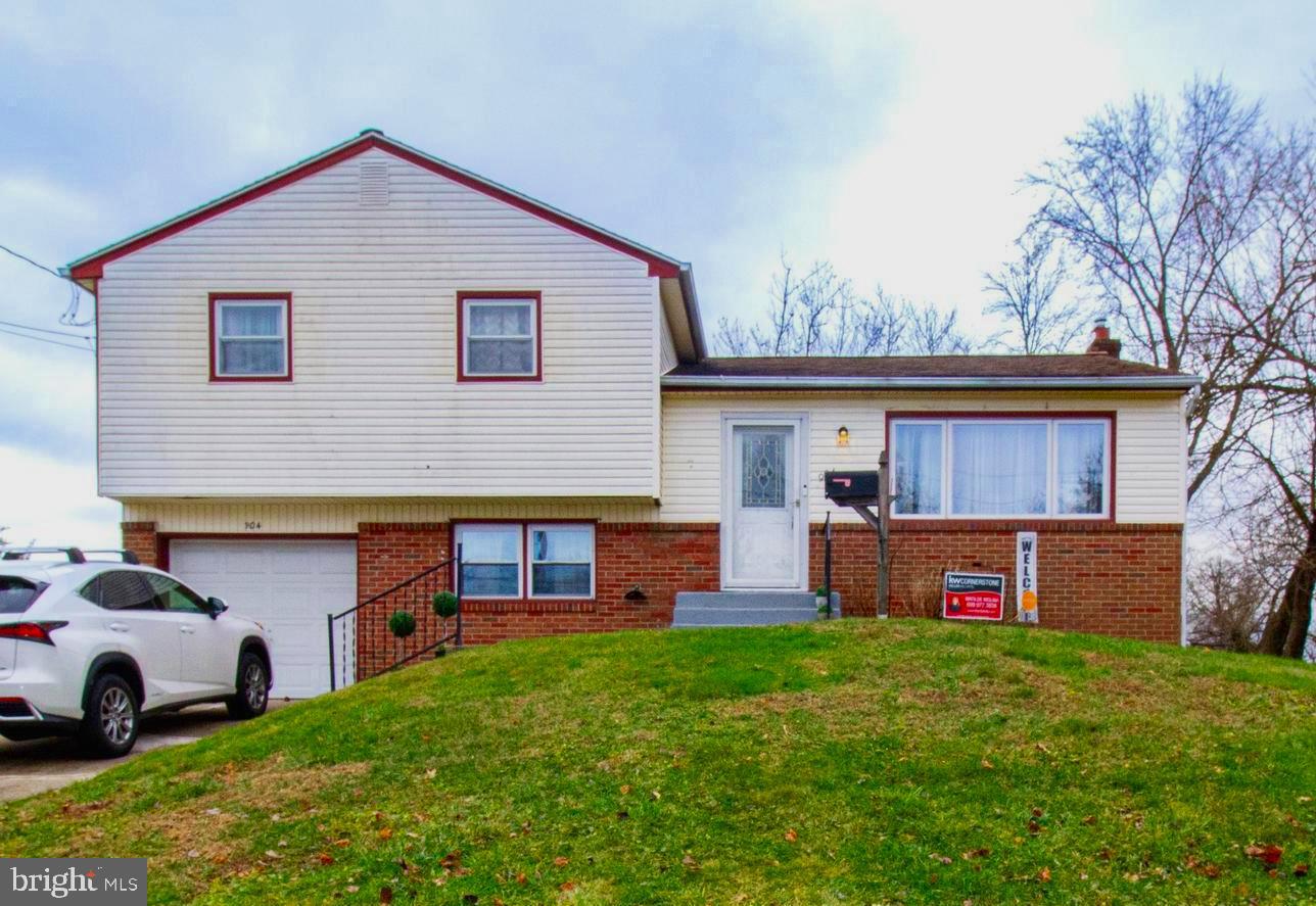 904 Woodlane Road Mount Holly, NJ 08060 - Photo 1 of 27