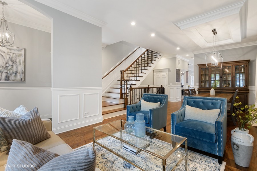 3743 North Ridgeway Avenue Chicago, IL 60618 - Photo 2 of 25