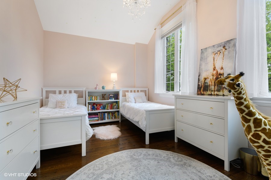 3743 North Ridgeway Avenue Chicago, IL 60618 - Photo 13 of 25