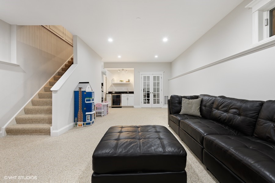 3743 North Ridgeway Avenue Chicago, IL 60618 - Photo 19 of 25