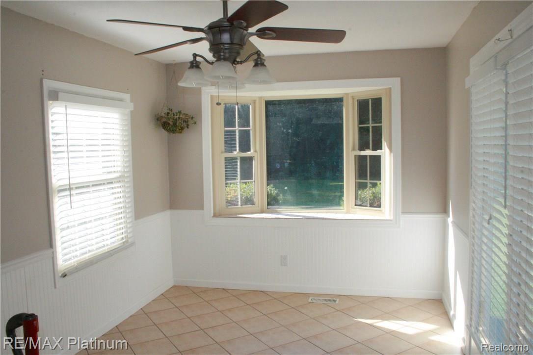 6284 Brighton Road Brighton, MI 48116 - Photo 13 of 20 IMG_1252.jpg