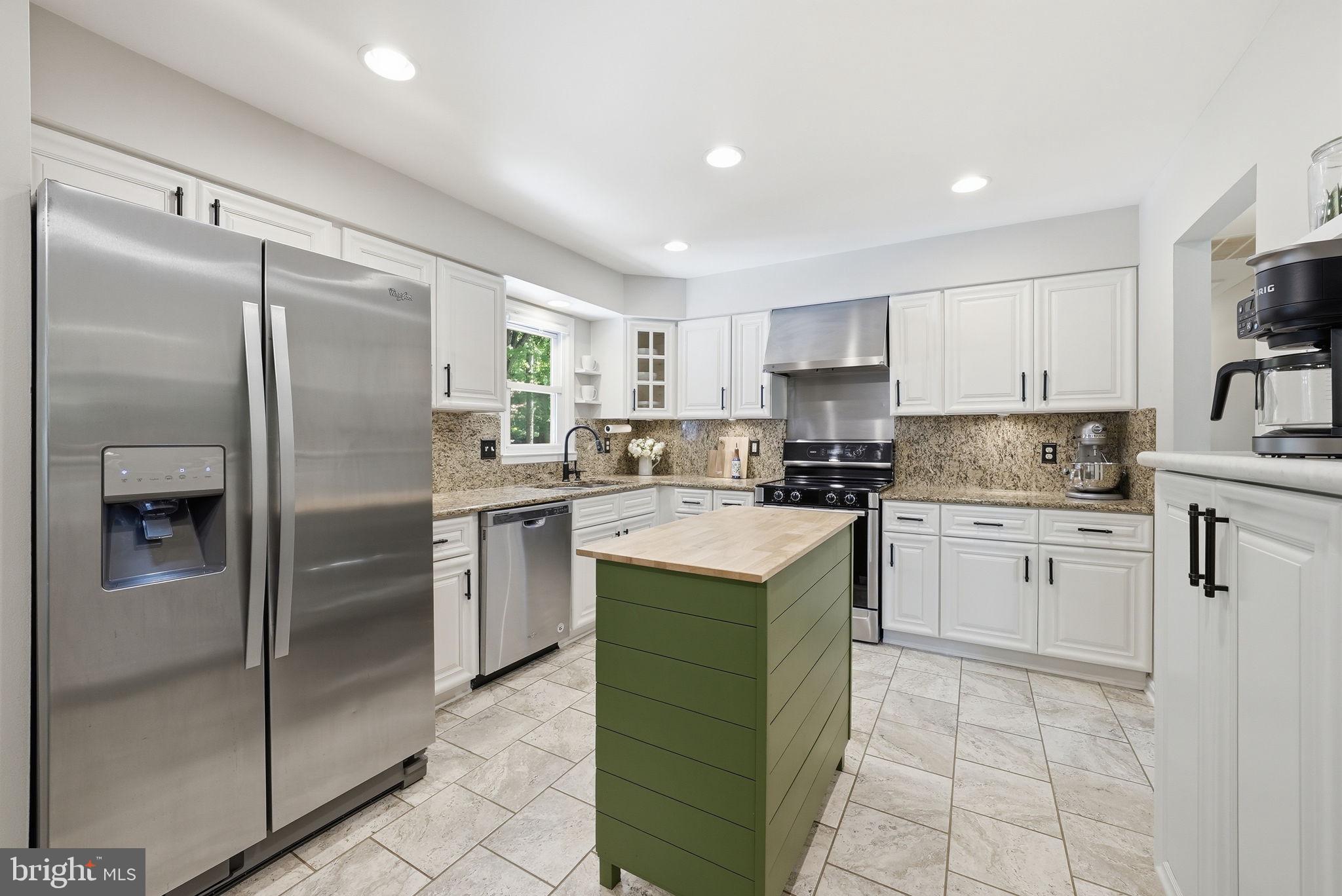 1811 Cranberry Lane Reston, VA 20191 - Photo 10 of 36 Kitchen