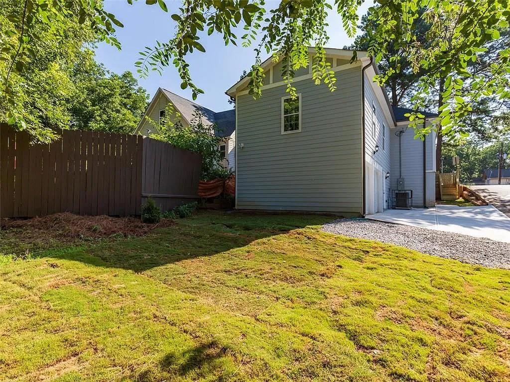 1569 Jonesboro Road Southeast Atlanta, GA 30315 - Photo 32 of 33