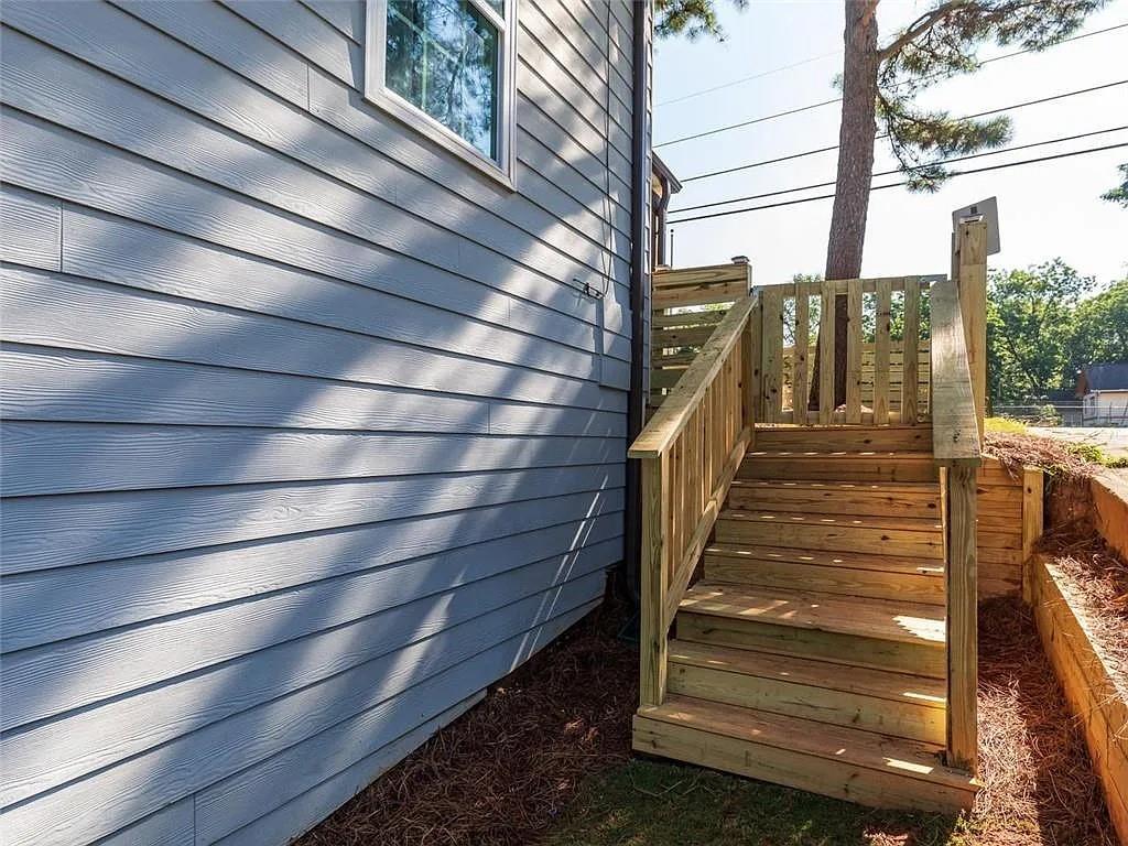 1569 Jonesboro Road Southeast Atlanta, GA 30315 - Photo 4 of 33