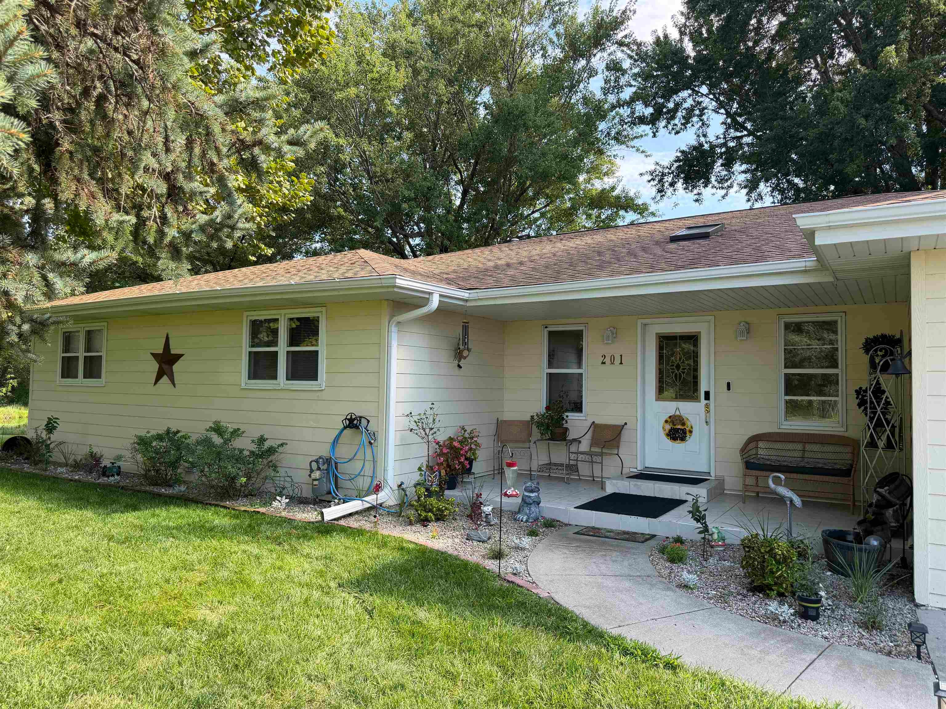 201 Sherwood Road Norfolk, NE 68701 - Photo 2 of 49 Gallery Image 2