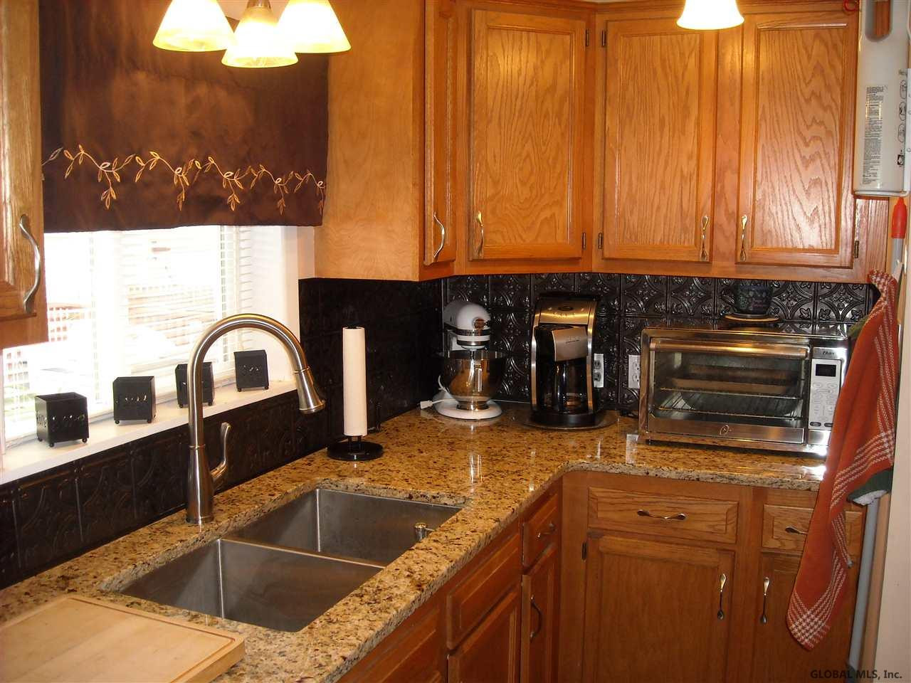 134 Manchester Road Schenectady, NY 12304 - Photo 11 of 25 Photo 11