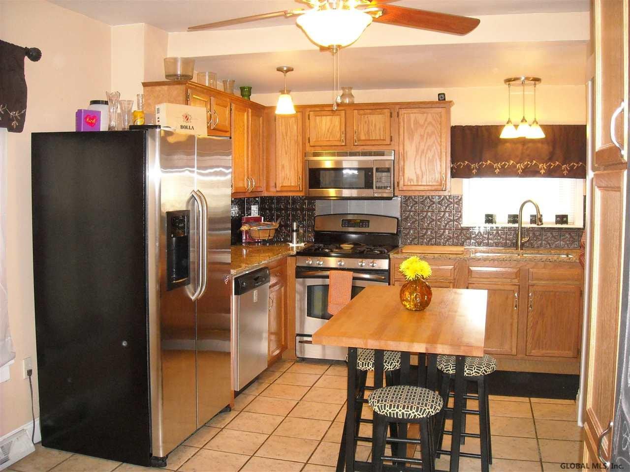 134 Manchester Road Schenectady, NY 12304 - Photo 8 of 25 Photo 8