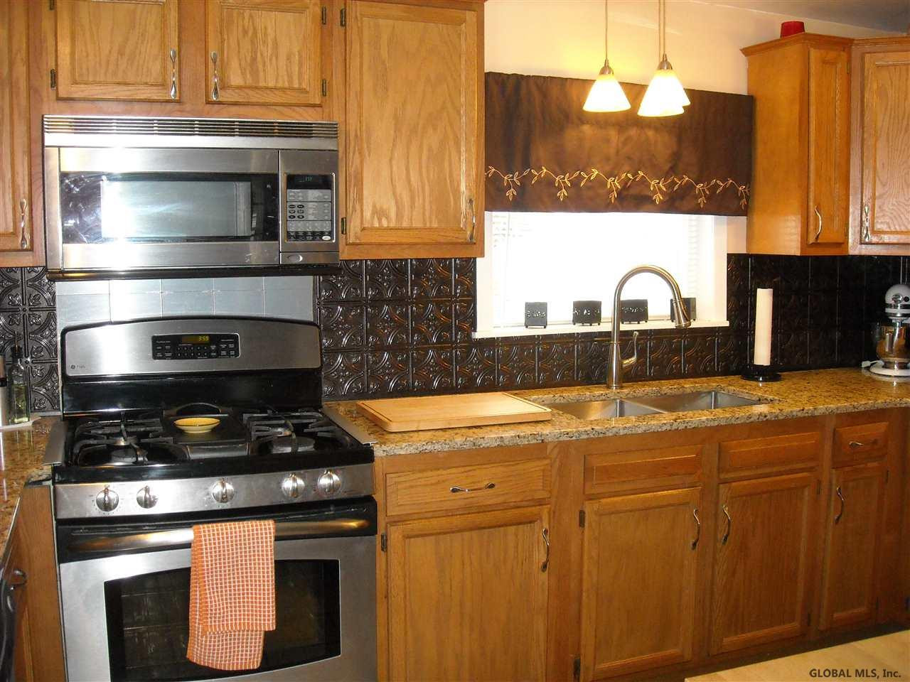 134 Manchester Road Schenectady, NY 12304 - Photo 9 of 25 Photo 9